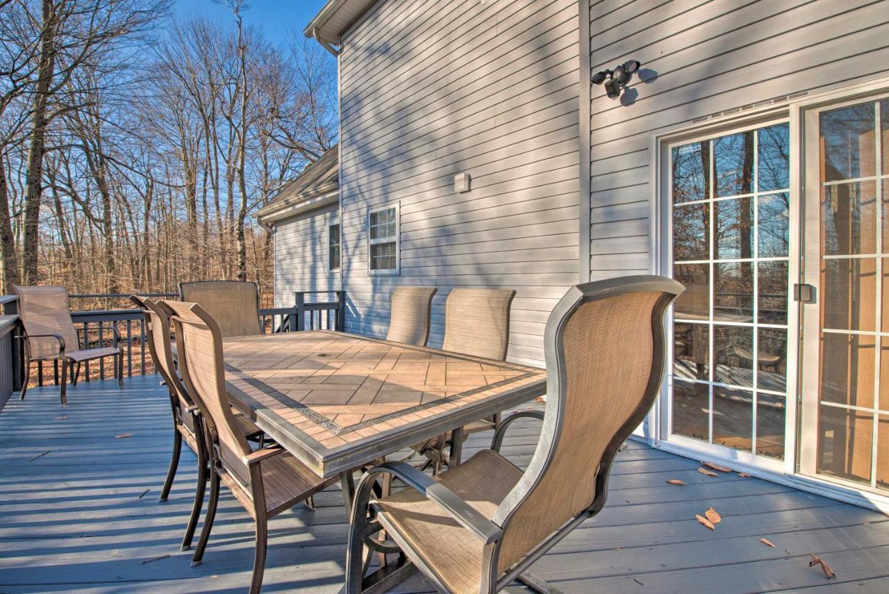 Spacious Tobyhanna Home With Lake Access And Fire Pit! ภายนอก รูปภาพ