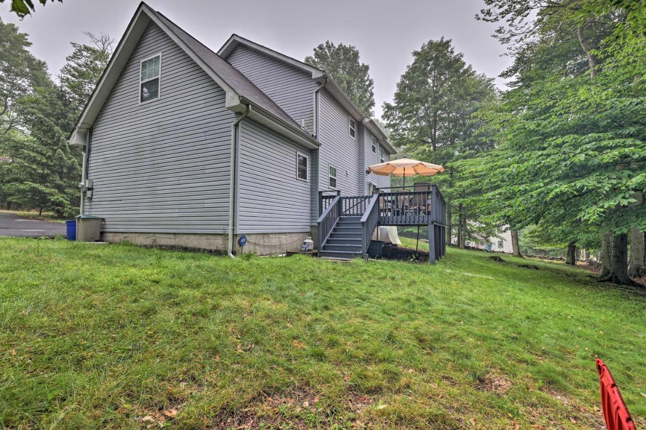 Spacious Tobyhanna Home With Lake Access And Fire Pit! ภายนอก รูปภาพ