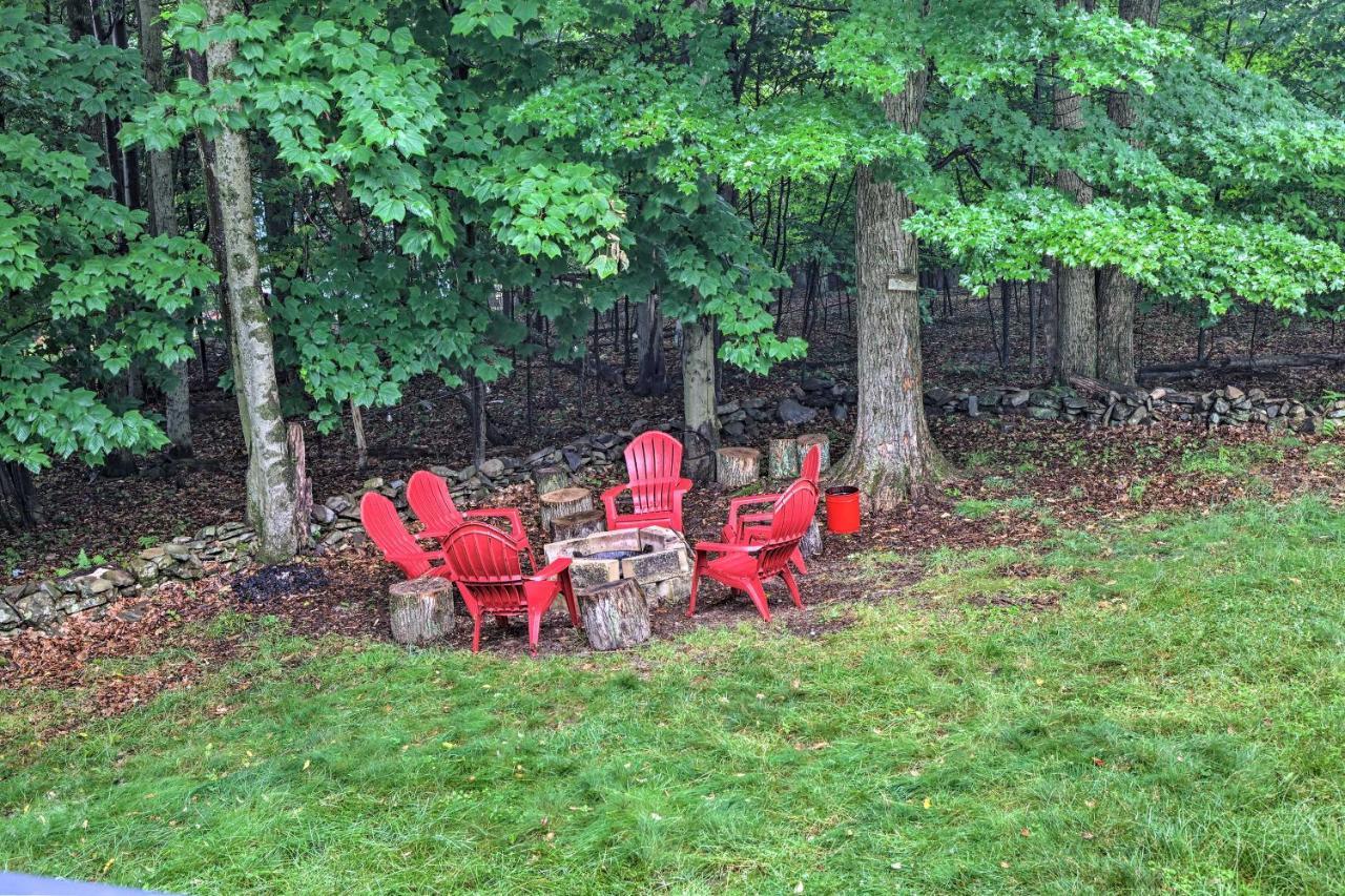 Spacious Tobyhanna Home With Lake Access And Fire Pit! ภายนอก รูปภาพ
